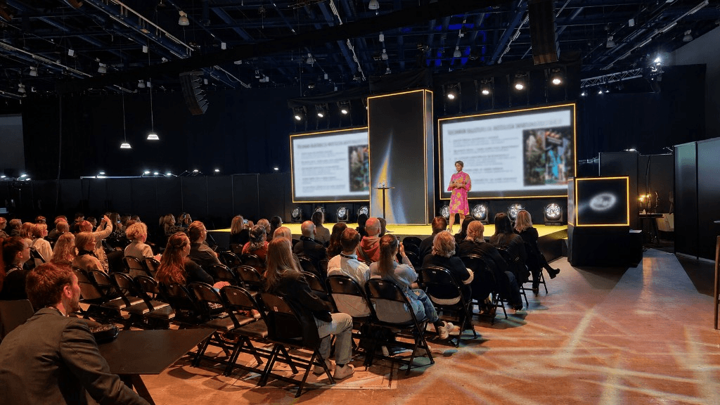 Event stage presentation with audience